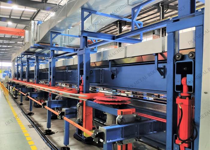 300kw Roofing Sheet Roll Forming Machine 1250mm Sandwich Panel Production