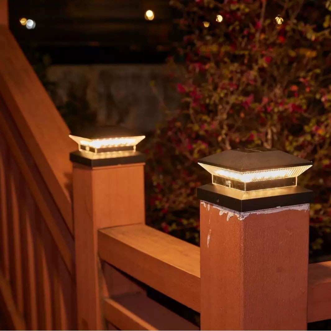 Modern LED Technology Solar Lanterns with Toughened Glass Lampshade Material and Waterproof Design for Outdoor Lighting
