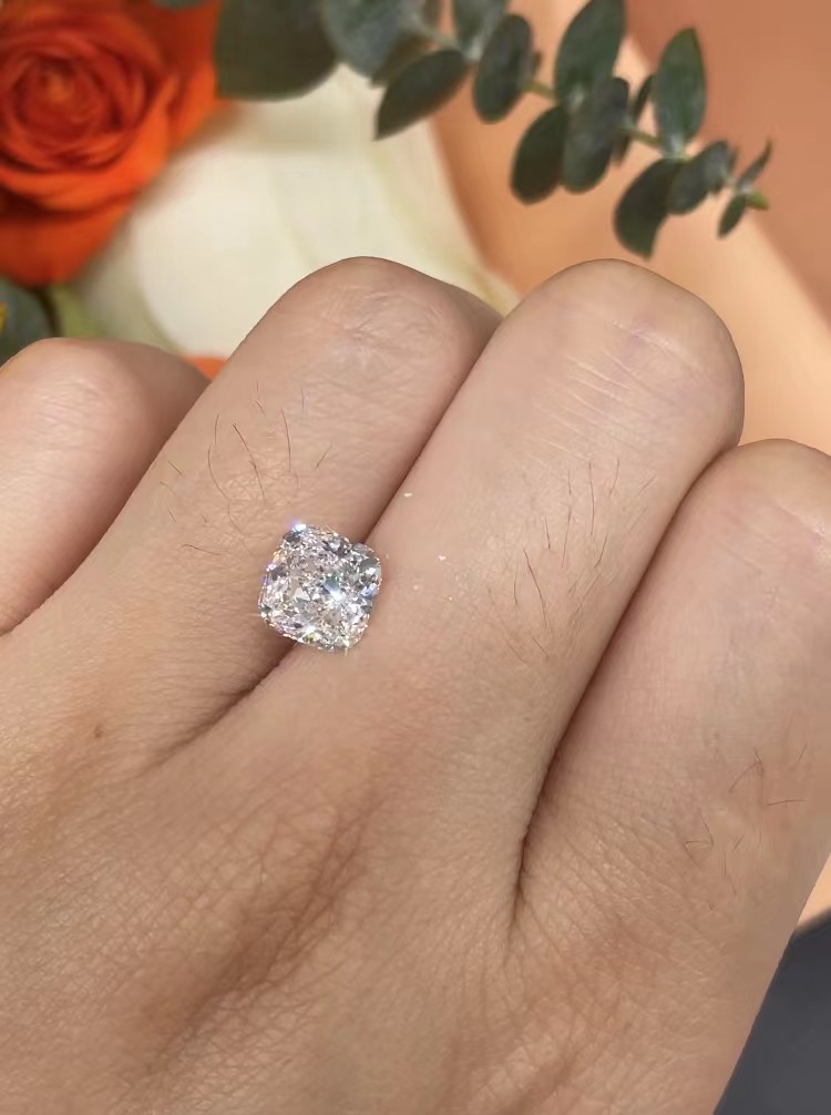 Color H-D Cushion Cut Lab Grown Diamond Jewelry Decorations IGI Certified