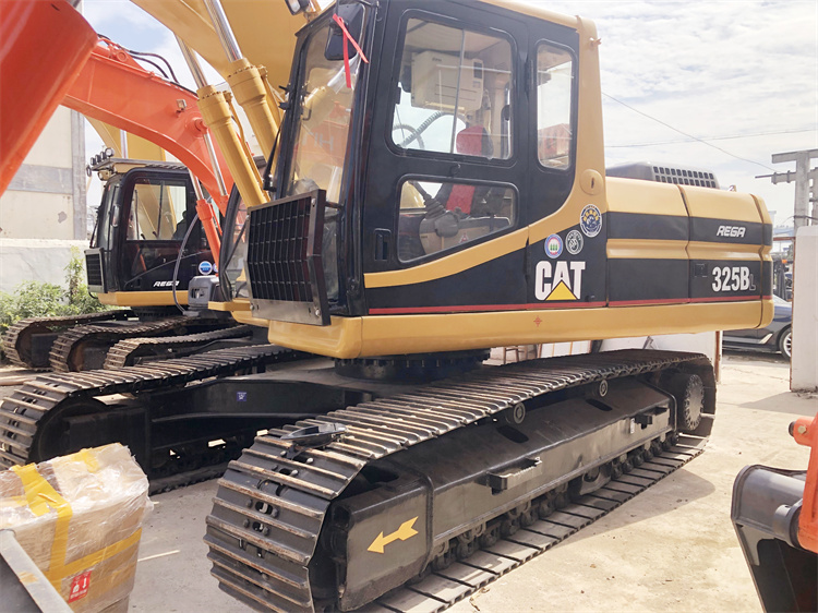 Japan Original CAT 325BL Excavator with Good Condition and Original Hydraulic Valve