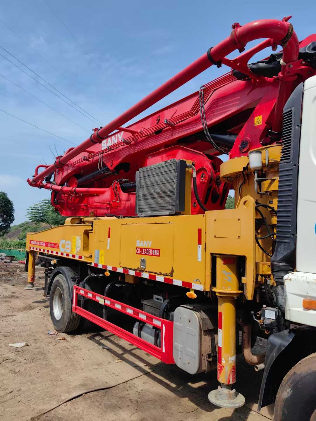 SANY 37m compact concrete pump truck for sale - suitable for confined spaces and urban operations