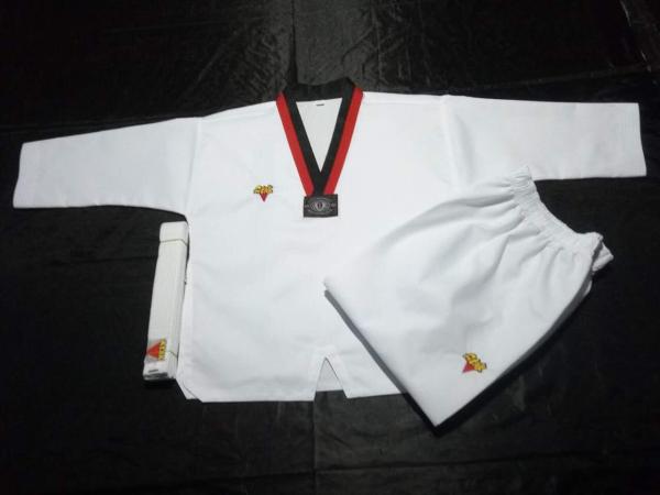 Quality 110-180cm High Quality Cotton/polyesterTaekwondo uniform martial arts clothes for sale