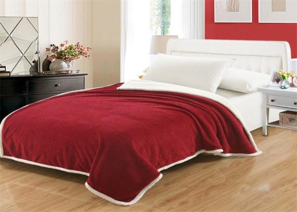 Buy cheap Bright Red Coral Fleece Blanket 0.5cm Thickness No Bleaching For Bedrooms from wholesalers