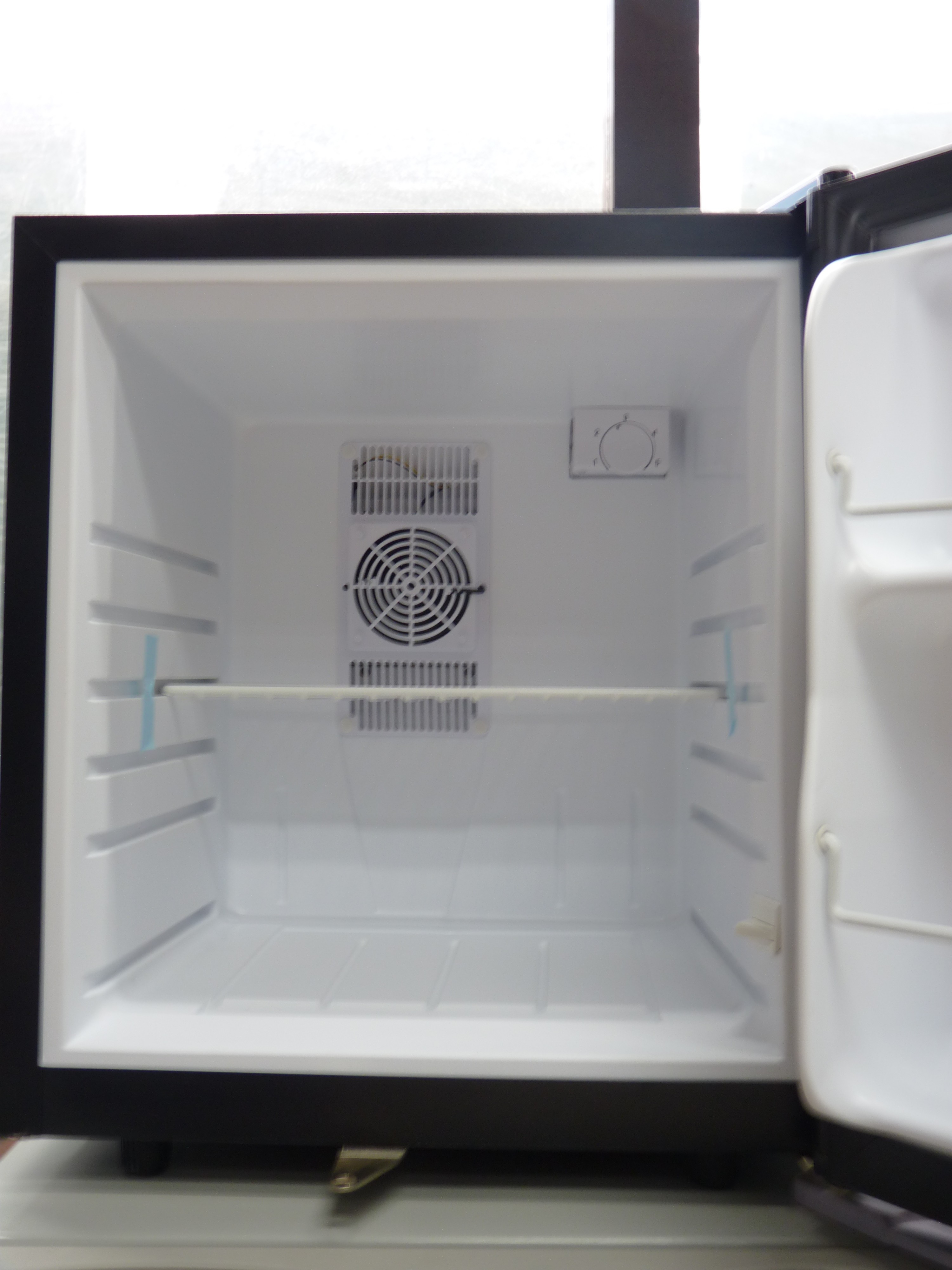 Environmental Friendly Mini Bar Refrigerator For Hotel / Restaurant