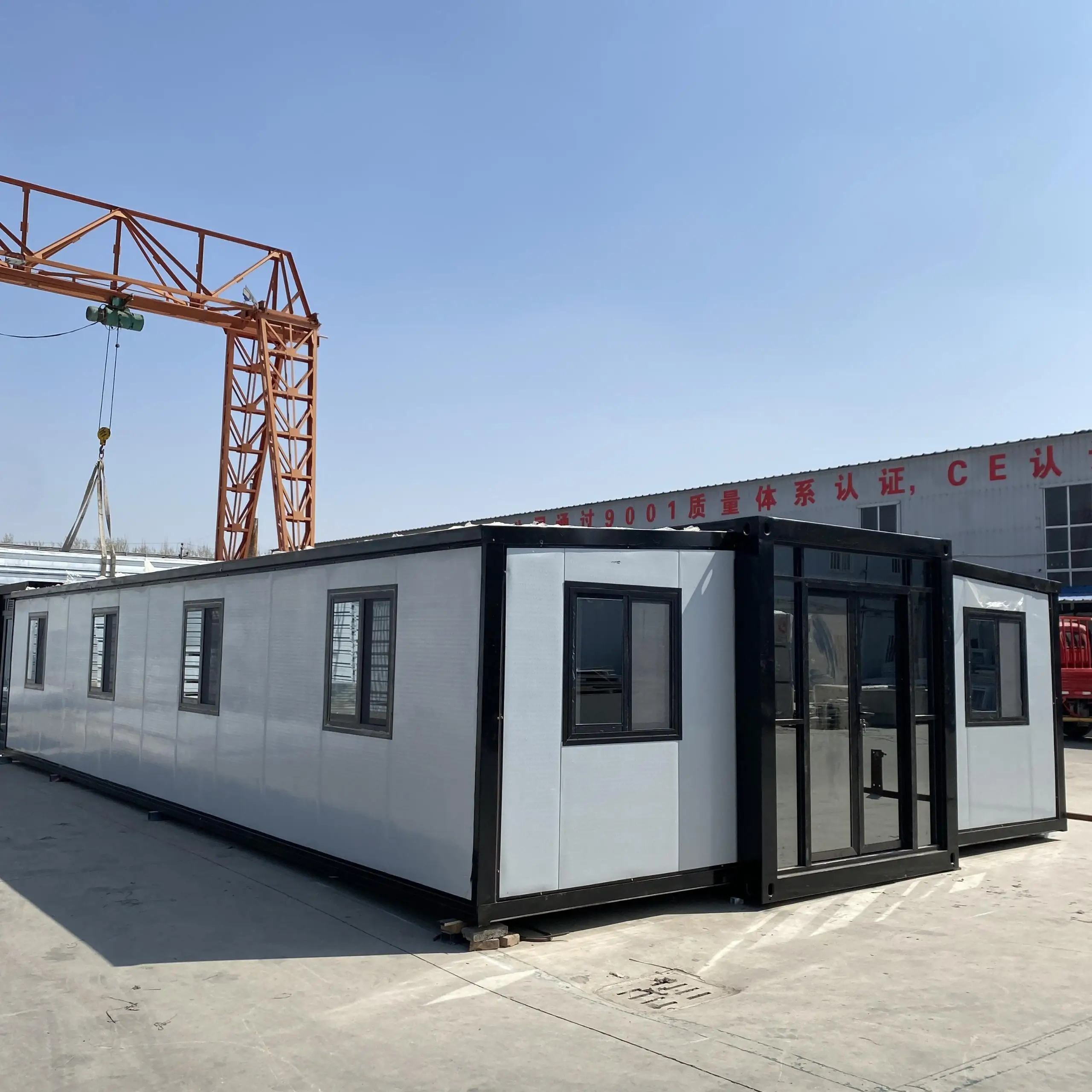 Expandable Container House with Bathroom and Kitchen Luxurious 20ft 40ft Easy to Install Windproof Prefab Modular Building