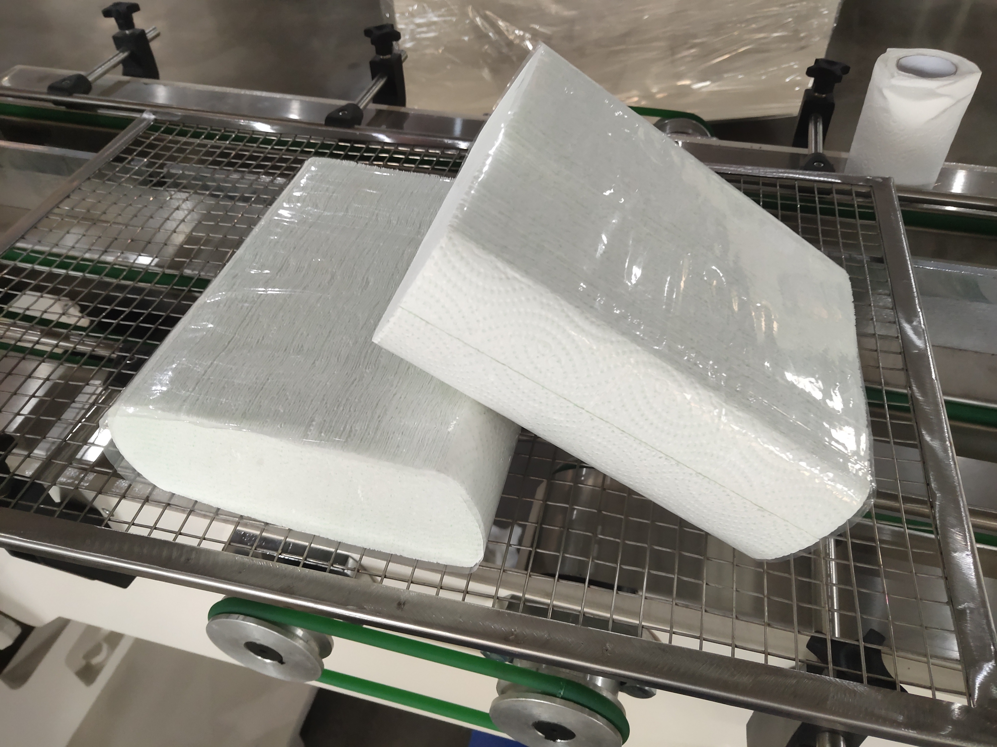 Good Design N Fold Glue Lamination Hand Towel Paper Tissue Folding Machine For Sale