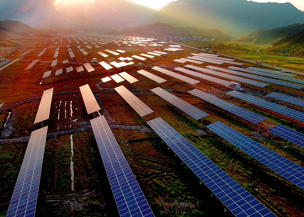 Customized Single Axis Solar Tracker Ground Solar PV Panel Mounting Bracket