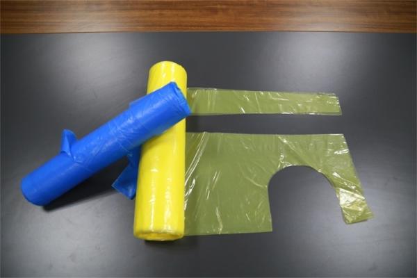 Buy cheap Durable Disposable PE Aprons On A Roll In Blue / Yellow / Red / White Color from wholesalers