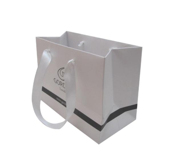 Buy cheap Recyclable Custom Small Paper Bags , White Merchandise Bags Any Size Available from wholesalers
