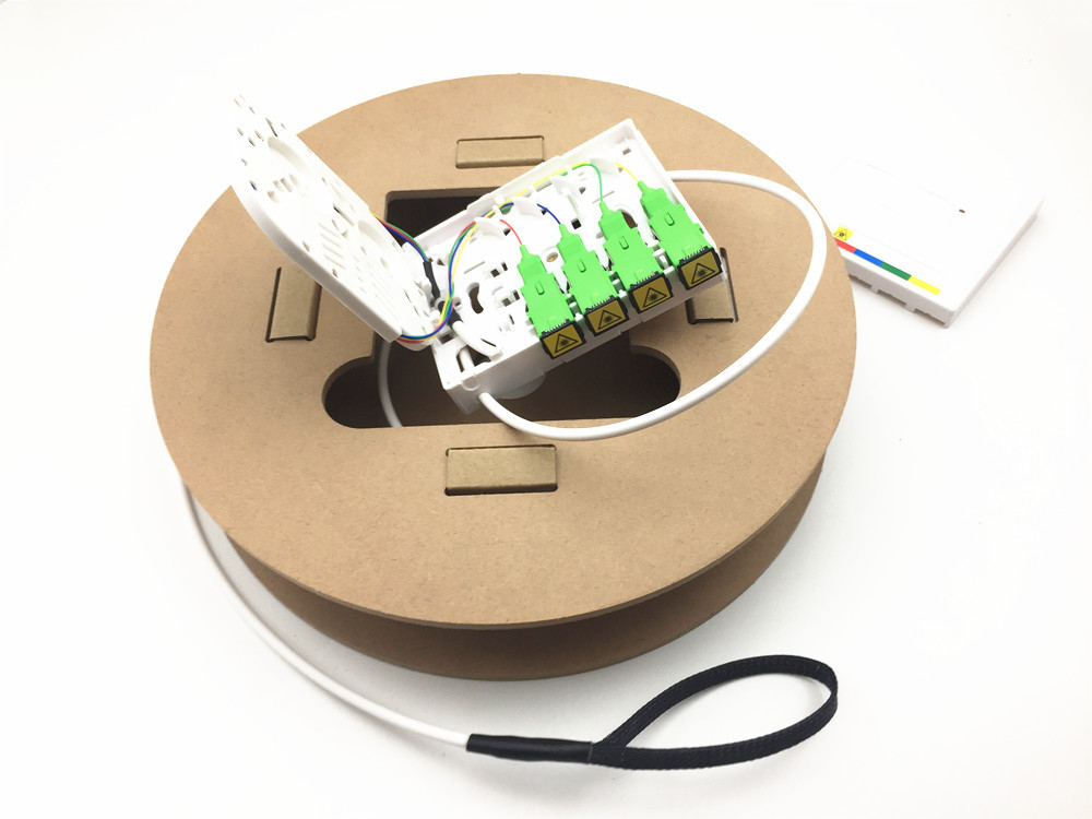 4 Ports Pigtails 30m 50m Ftth Fiber Optic Terminal Box