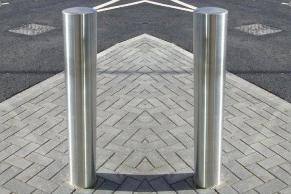 Outdoor Stainless Steel Bollards / Parking Lot Bollards With Easy Carry Lifting