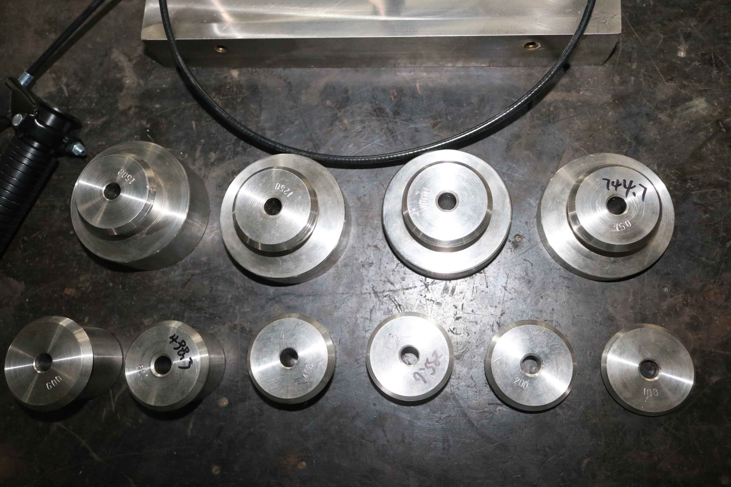 Low-temperature impact test device LTI-1