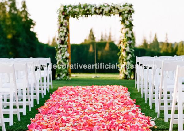 Buy cheap 4.5*4.5cm 5*5cm Party Event Decoration Silk Rose Petals For Wedding from wholesalers