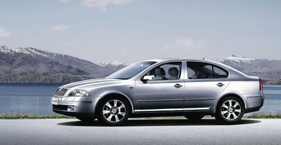 SGS Nontoxic Silver Metallic Automotive Paint , Moistureproof Car Silver Colour Spray