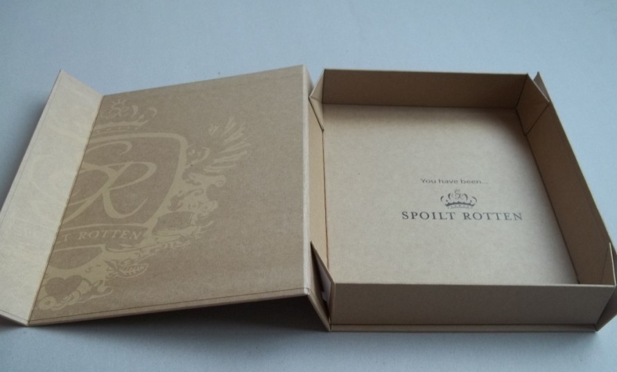 Custom magnet folding kraft paper flat pack box luxury magnetic gift box with magnet closure