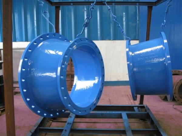Buy cheap DN600 to DN1200 Ductile iron fittings Zinc spaying Double flange reducer from wholesalers