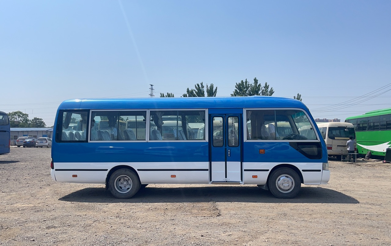 Used Toyota Coaster 30 Seater Bus Manual Transmission Good Condition 4L Engine Capacity