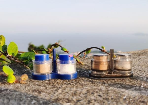 Airline-oriented Disposable Plastic Shakers For Salt And Black Pepper Seasonings